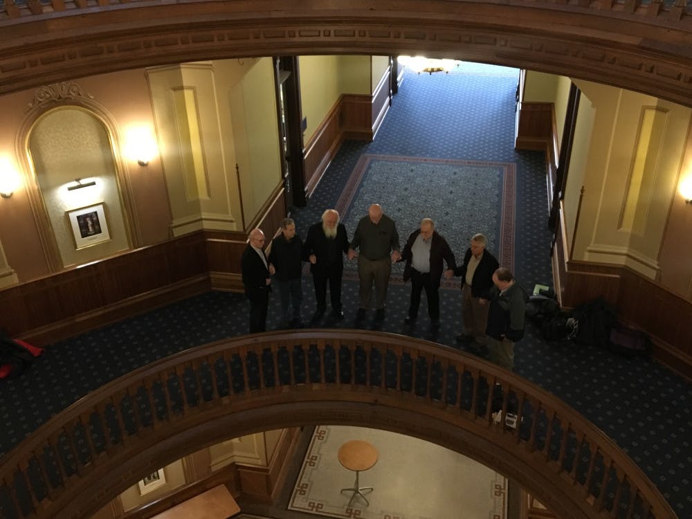 1574134653-01e791aeadf8cf1