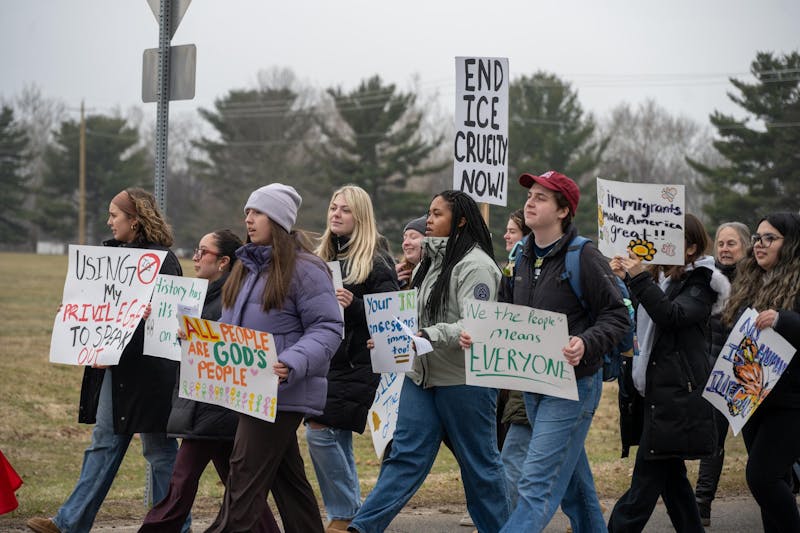 Seventy SMC community members march to support immigrants