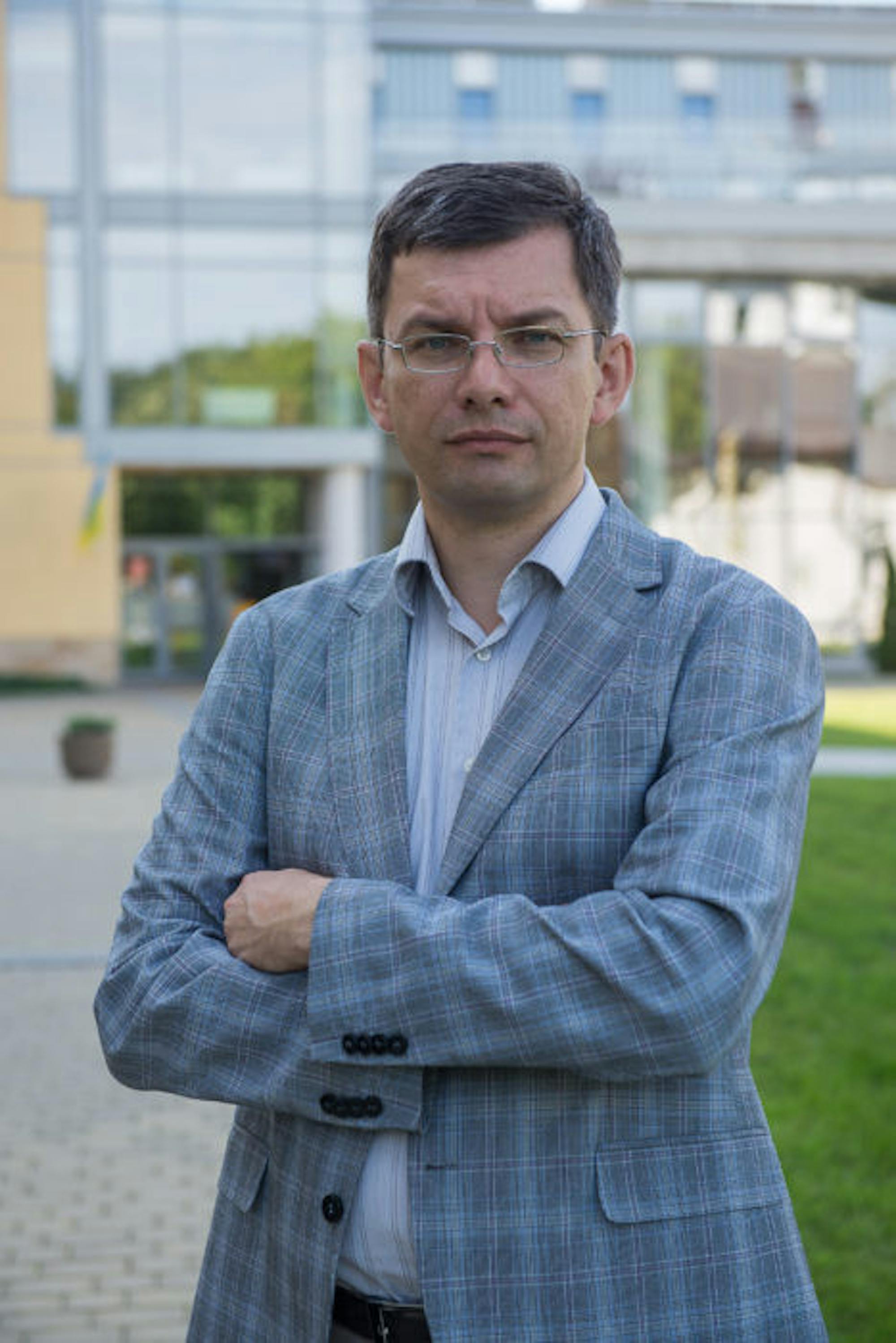 Ukrainian visiting scholar Taras Dobko