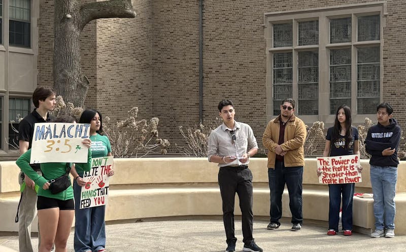 Students host pro-immigrants demonstration