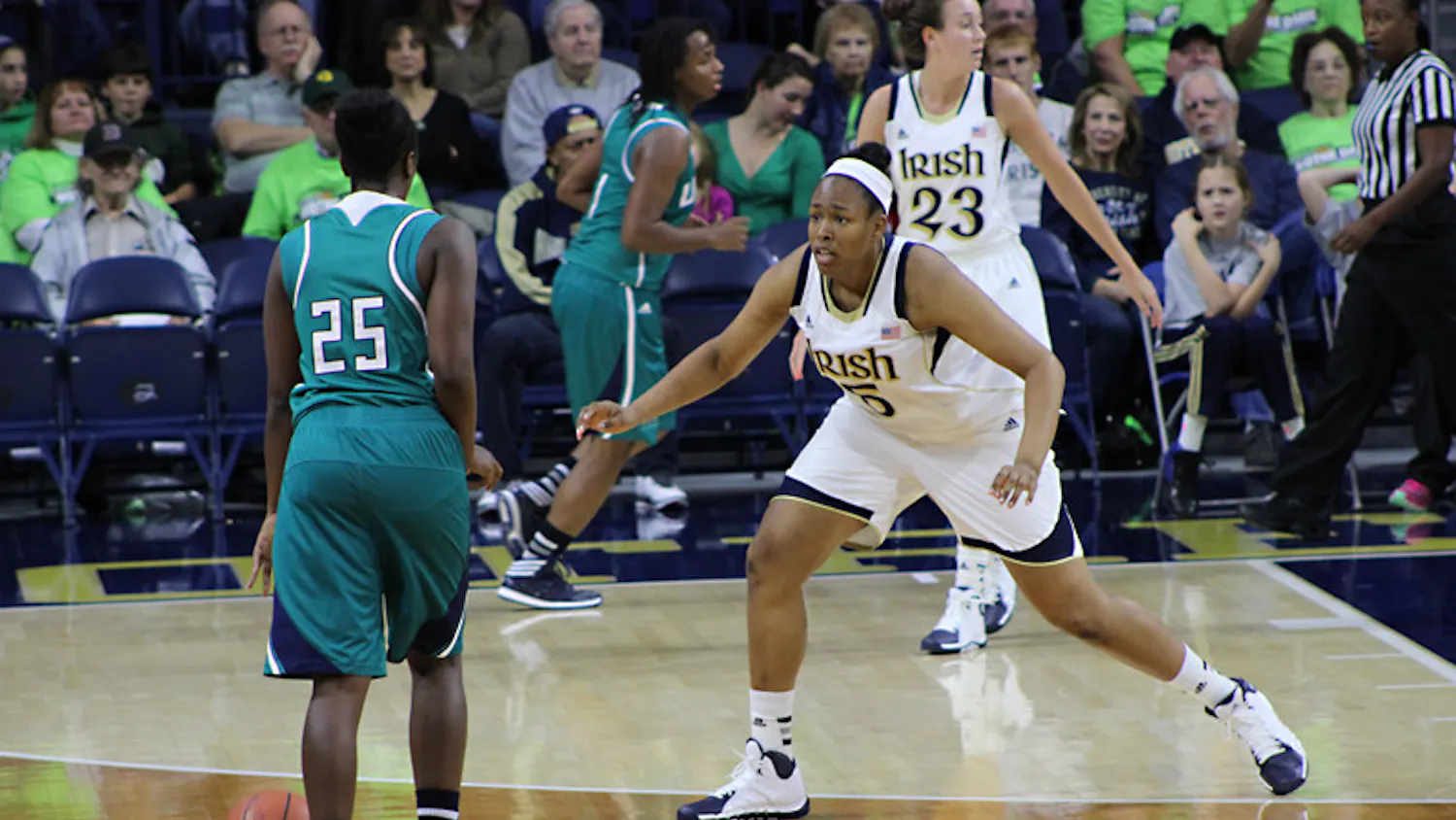 20131109-2013-2014-20131109-Emmet-Farnan-Home-JACC-Nelson-The-Observer-vs-UNCW-Win-Womens-basketball