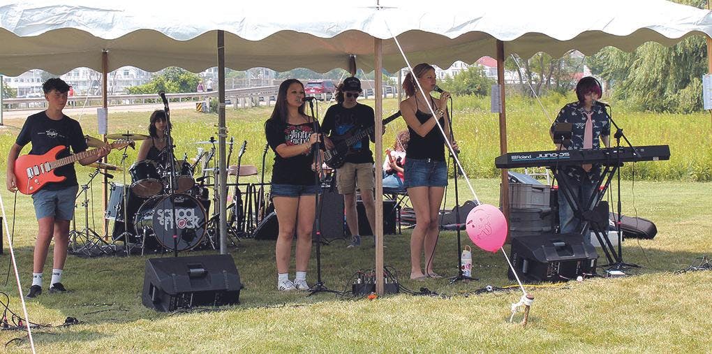 walk the beat 5 school of rock.jpg