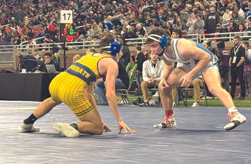 state wrestling 9 fletcher thommen vs vance tilly algonac from kelly.jpg