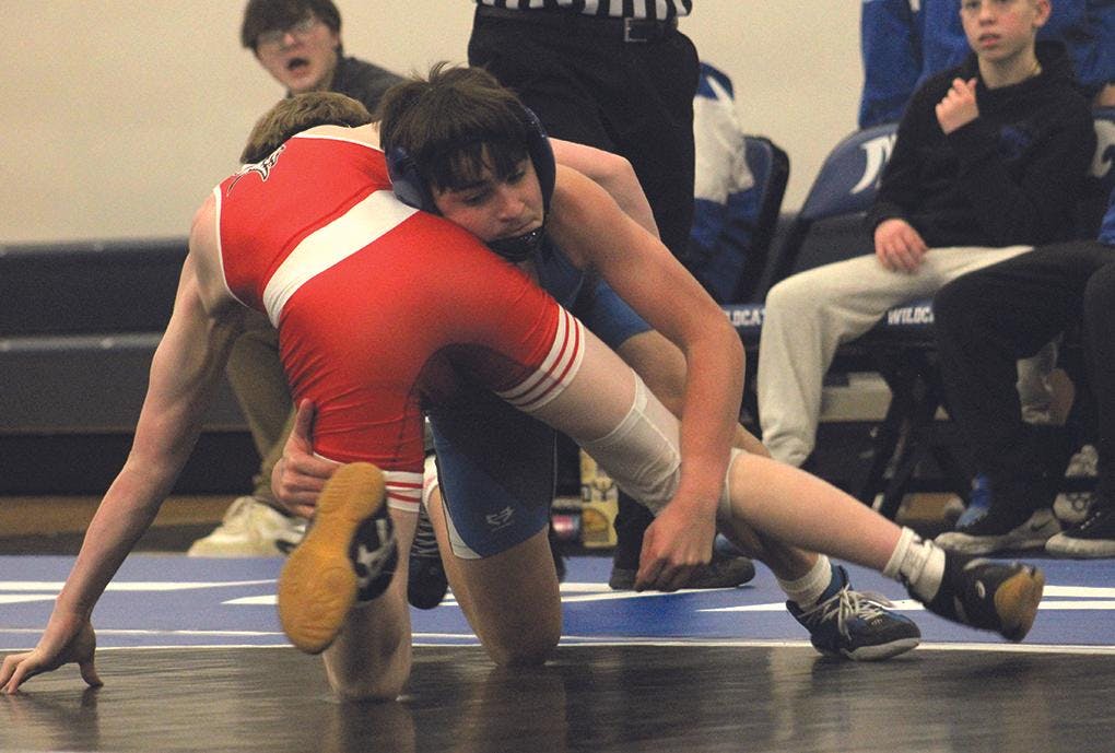 mont wrestling 5 chayse maddox vs jacob hershey.jpg