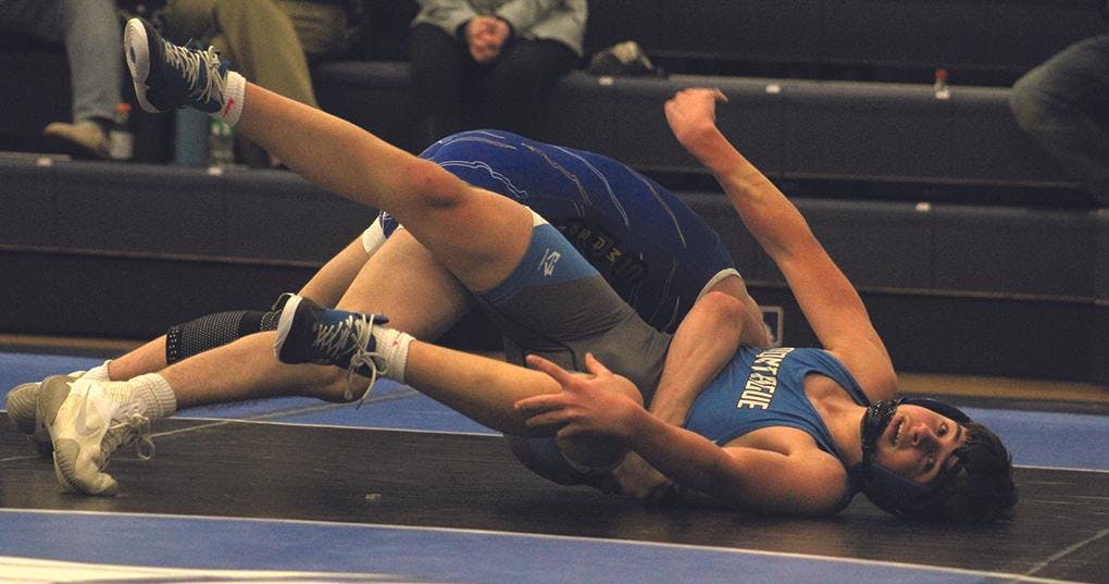 mont wrestling 2 chayse maddox vs wyatt herwig.jpg