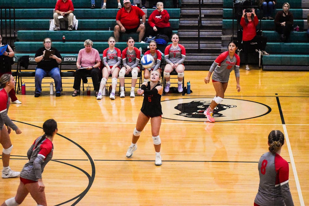 Hart Volleyball at Hesperia 2.jpg