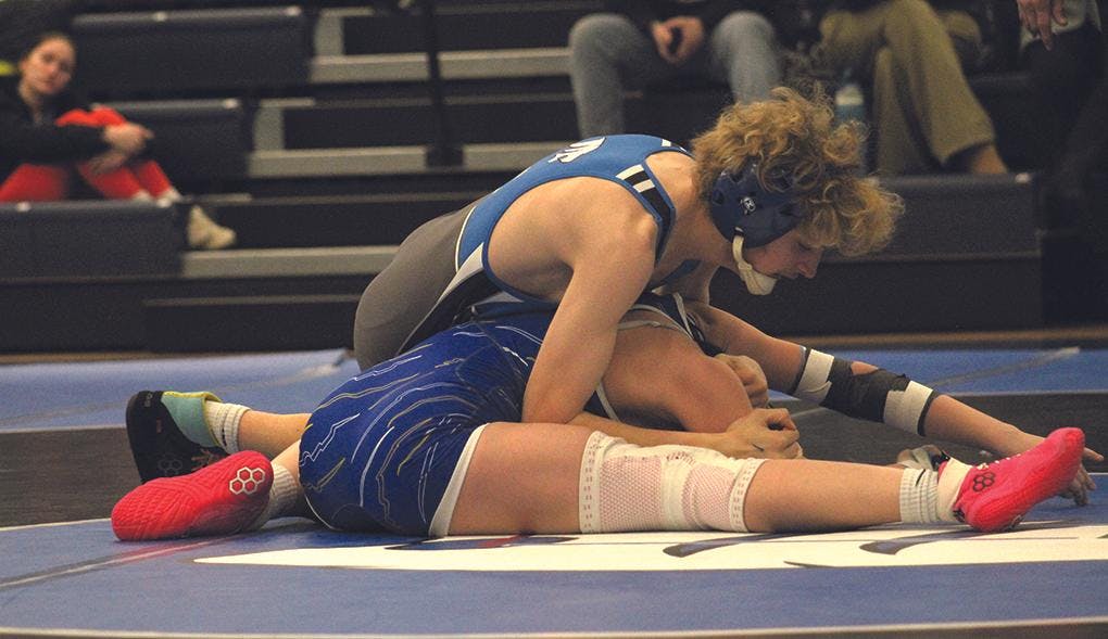 mont wrestling 1 ben hayes vs alexis lathrop.jpg