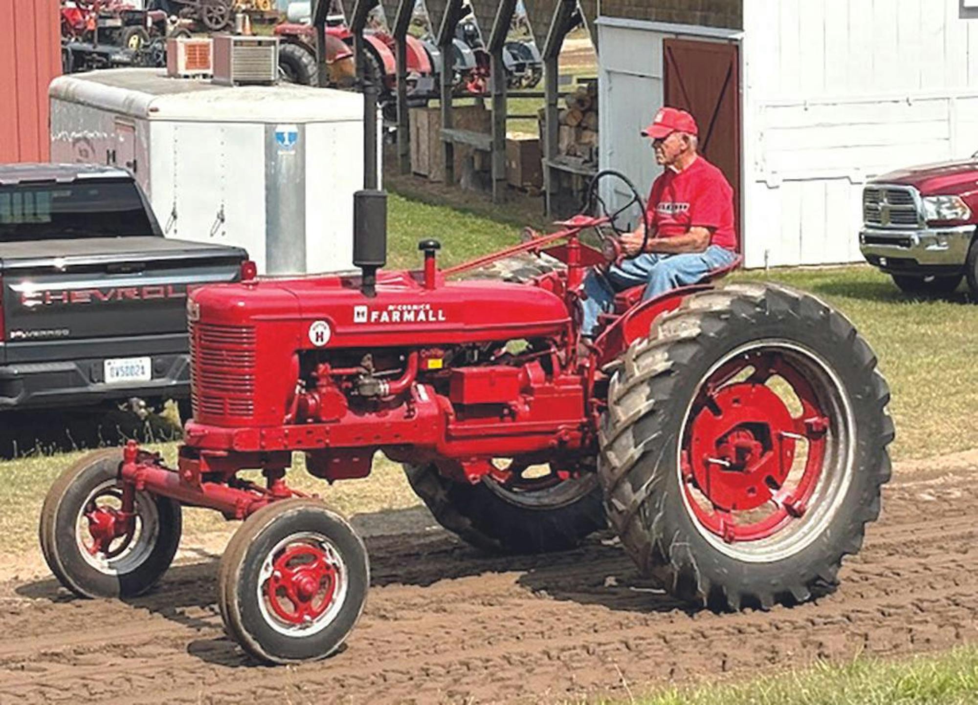 farmall 4.jpg