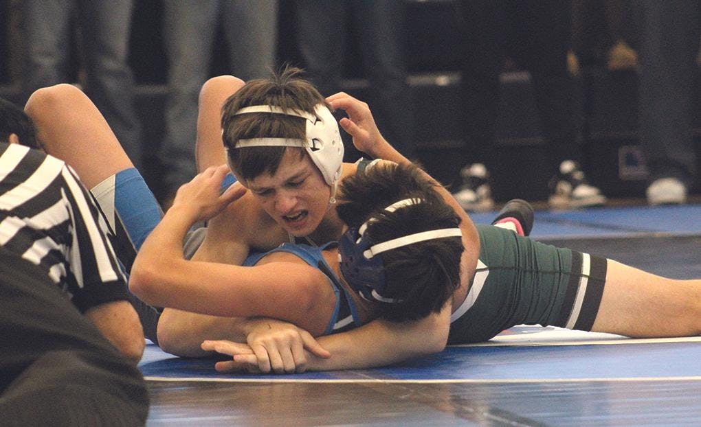 mont-hesp wrestling 3 paul winchel vs tony garcia.jpg