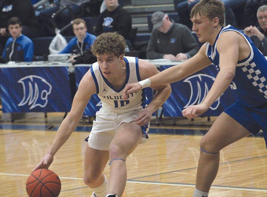 Gallery - Montague vs. Ravenna boys basketball