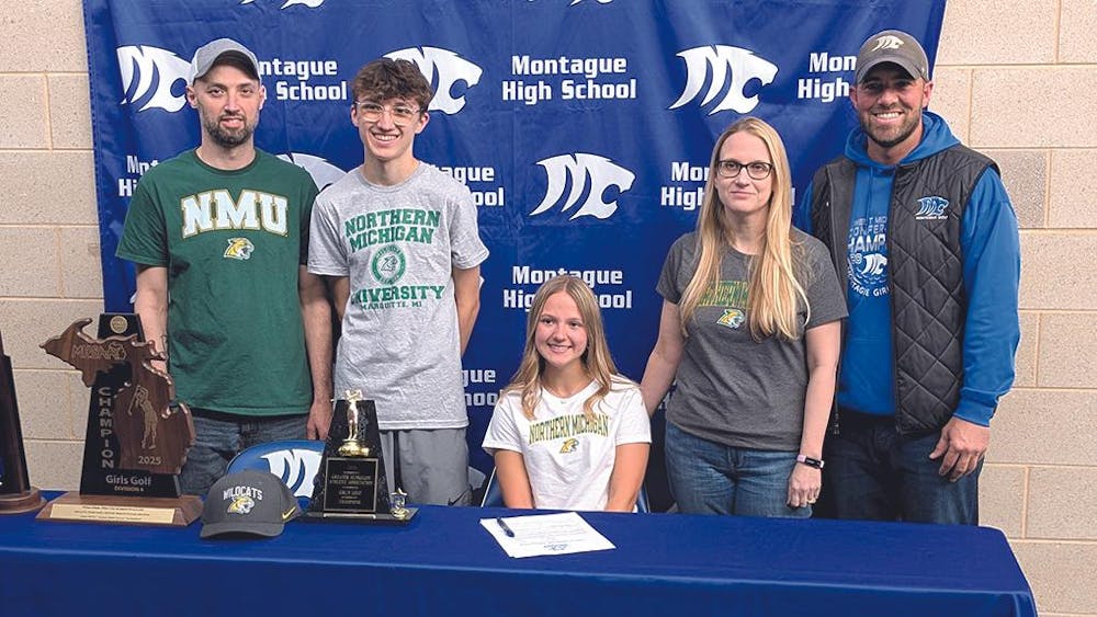 montague signing cadence fox.jpg
