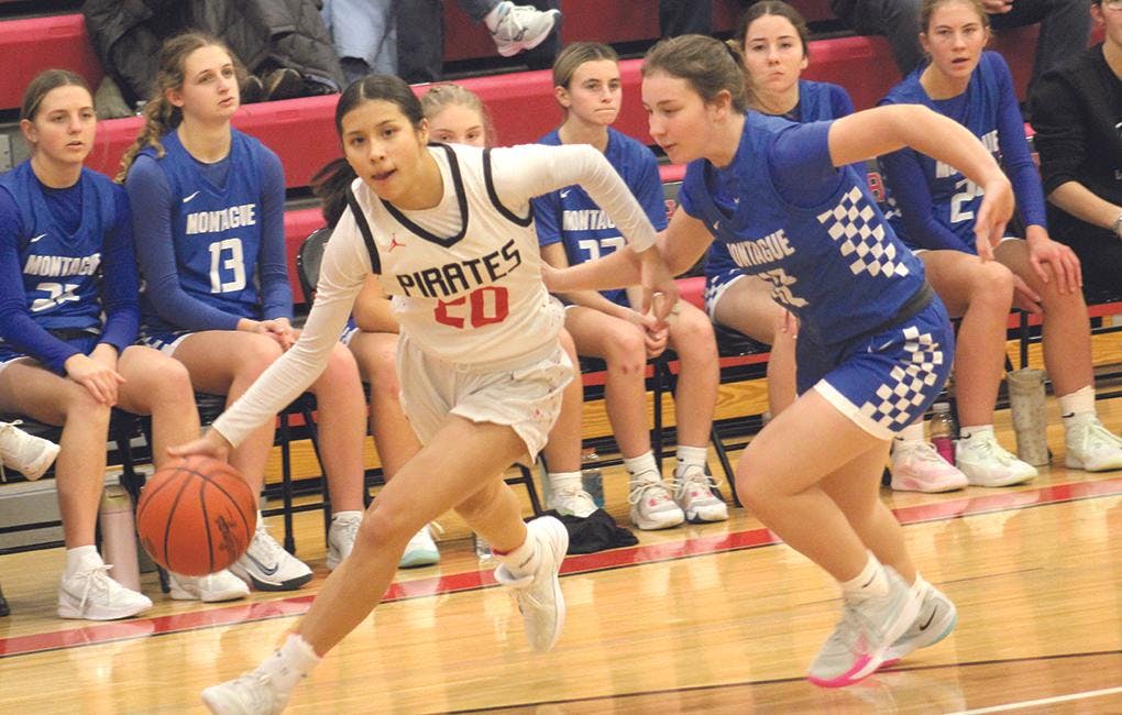 Gallery - Hart vs. Montague girls basketball