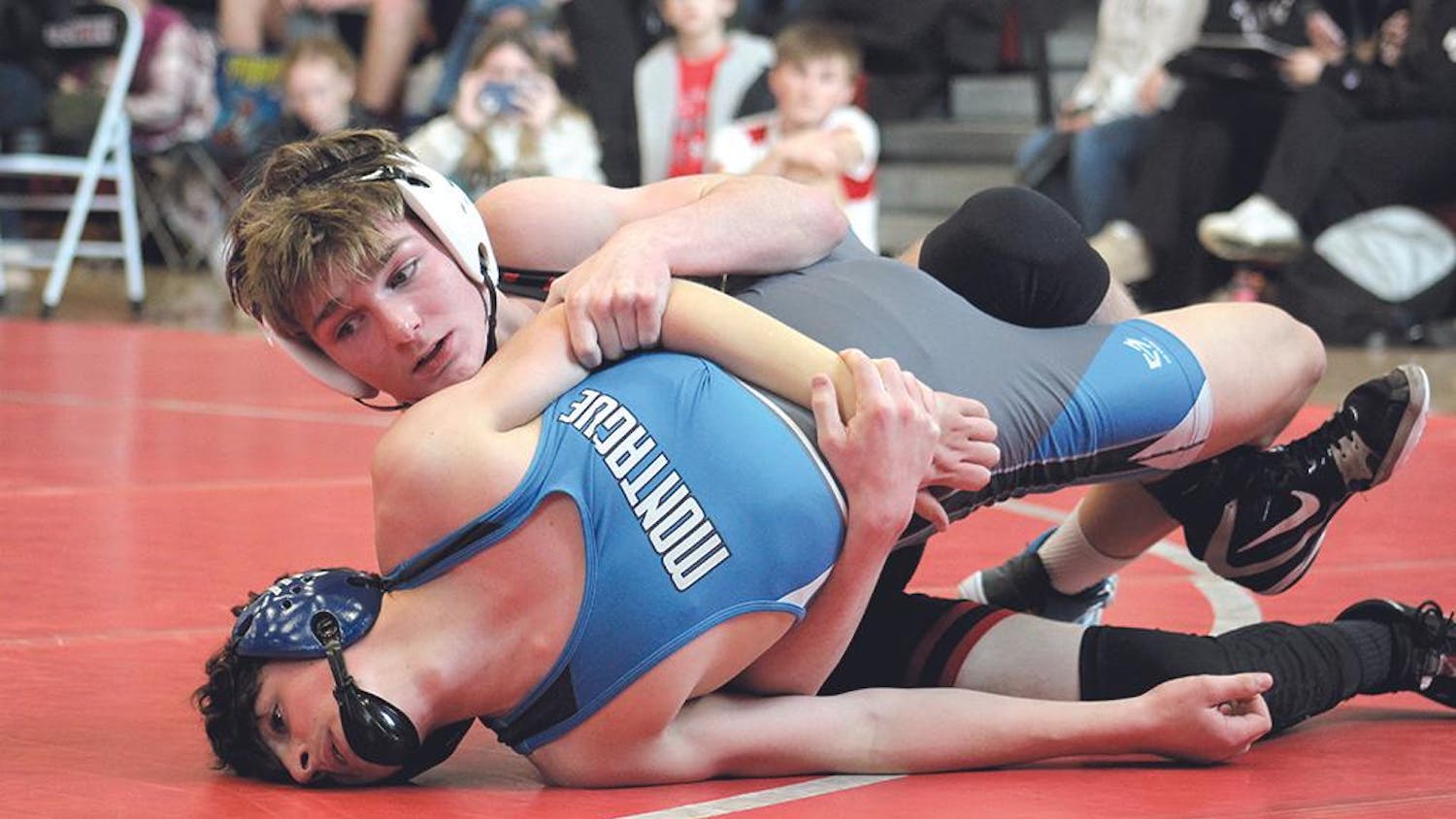 dist wrestling 11 dom zygmuntowski vs chayse maddox.jpg