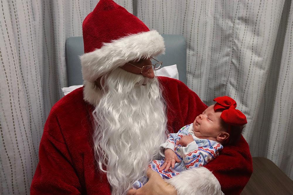 NICU Xmas Photo 1.jpeg