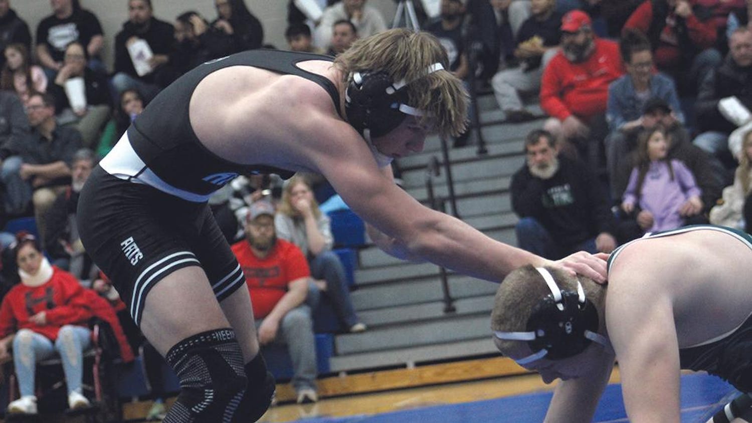 hart-hesp wrestling 12 halen boos vs warren muckey.jpg