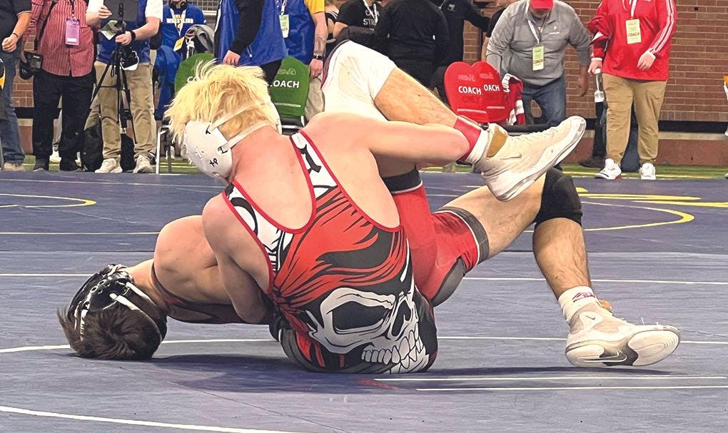 oceana state wrestling 1 halen boos vs bradyn curtis frankenmuth from star.jpg