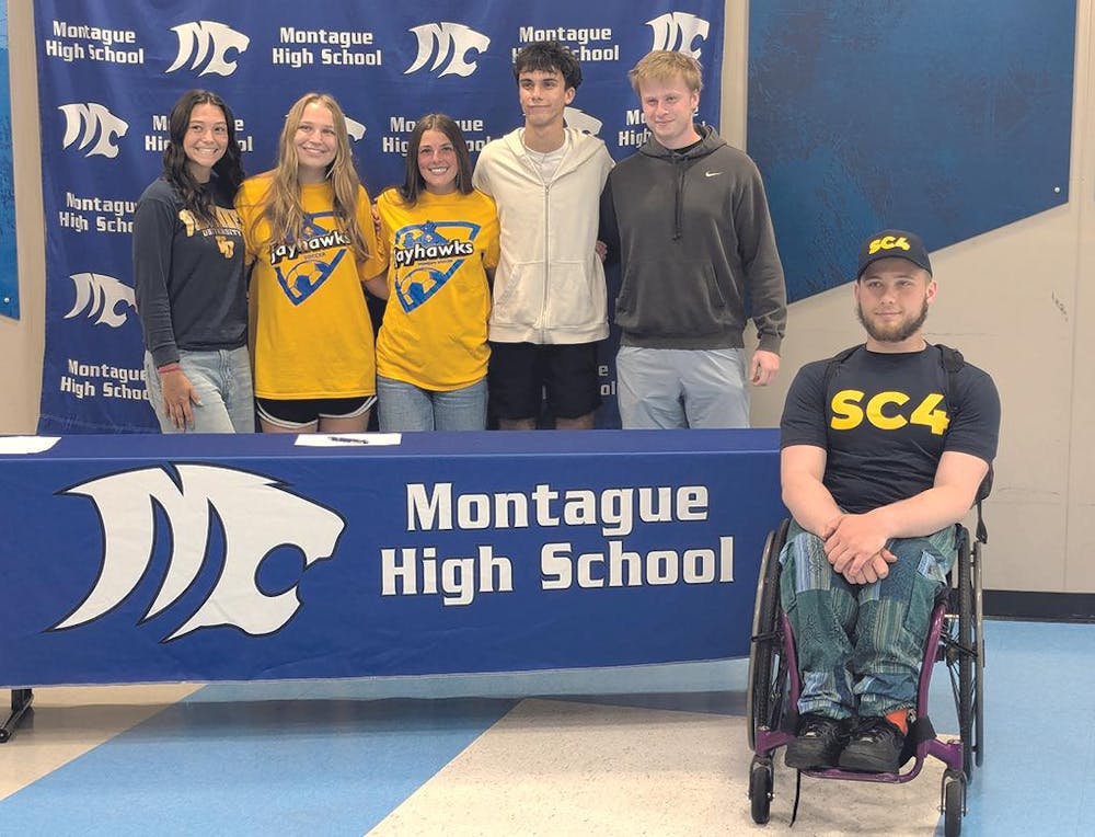 mont signing 1.jpg