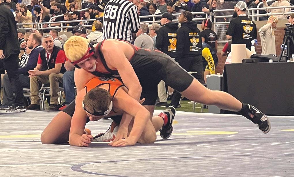 oceana state wrestling 3 alex hicks vs linkin glavan belding from star.jpg