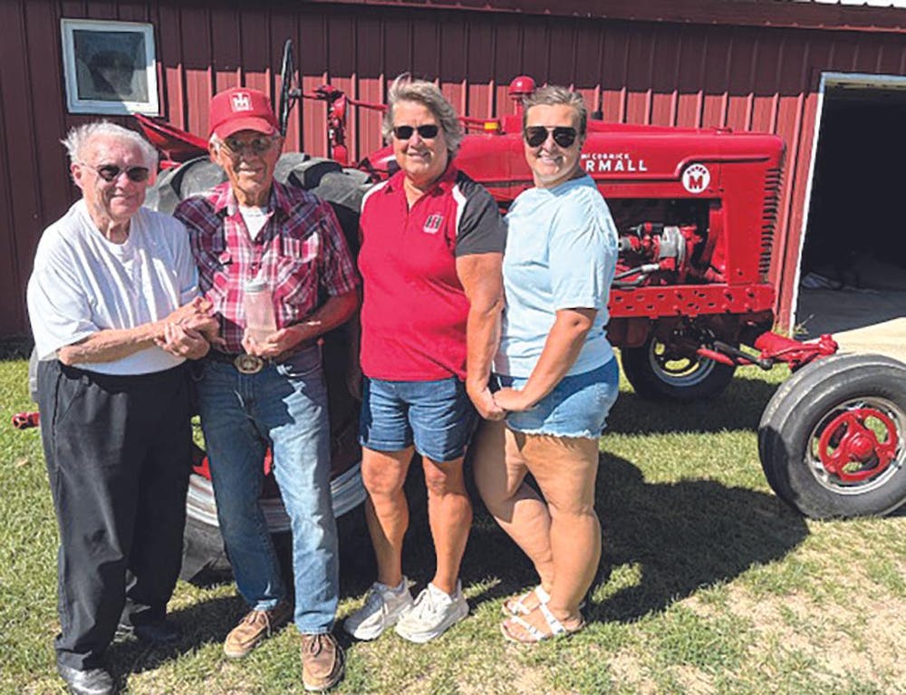 farmall 1.jpg