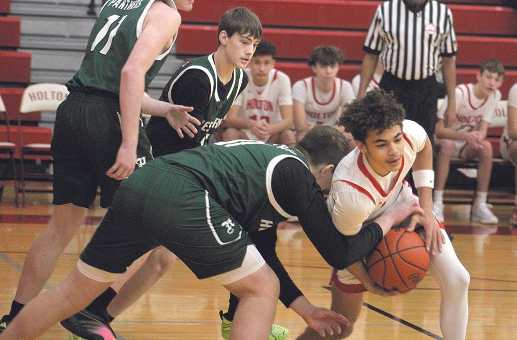 Gallery - Hesperia vs. Holton boys basketball