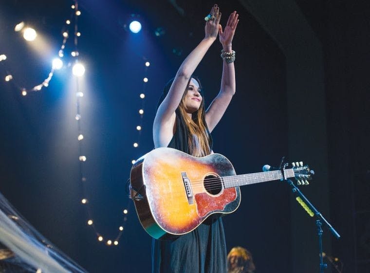 Musgraves brings country beat to Halloween show  