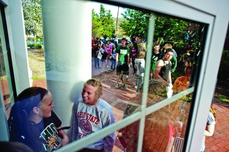 Dining halls compensate for Nelson's closing with increased hours, options  