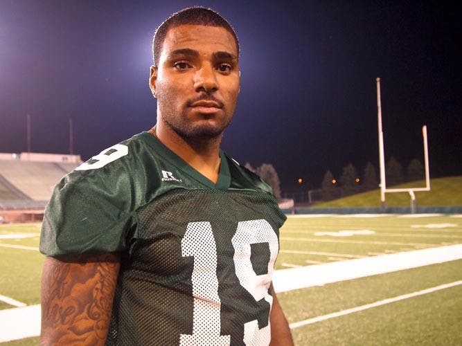 Football: From the sideline, Dovell's leadership, durability shine  