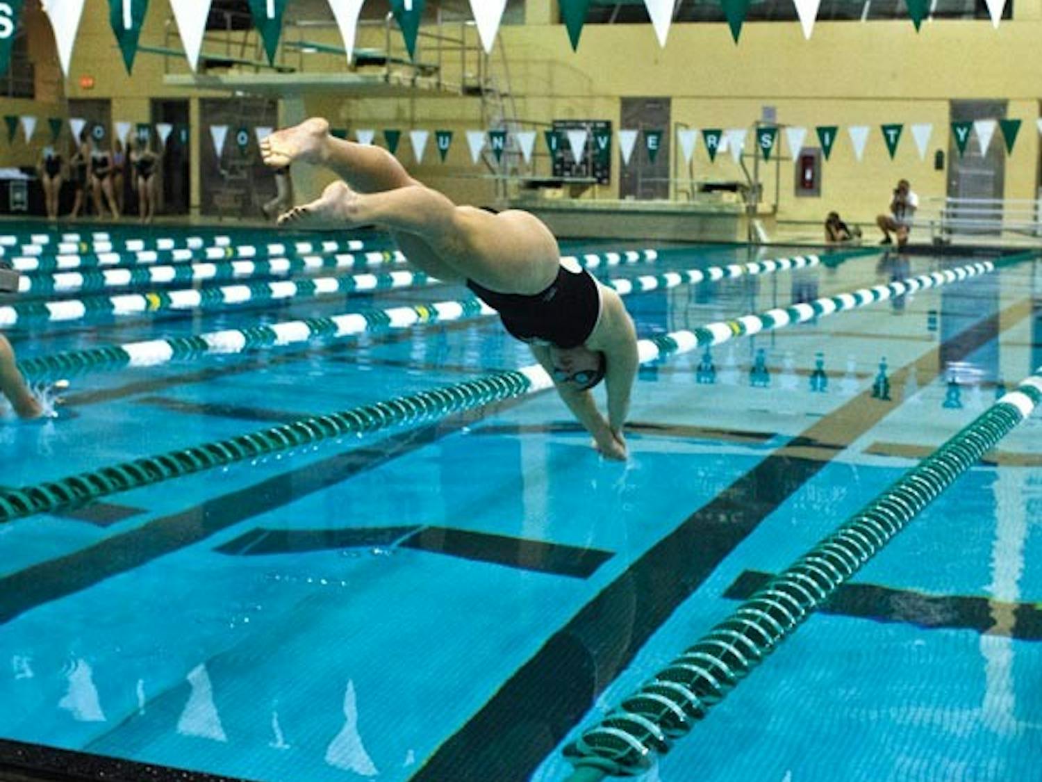 Swimming & Diving: Ohio moves on after initial losses to dominate three-day invitational