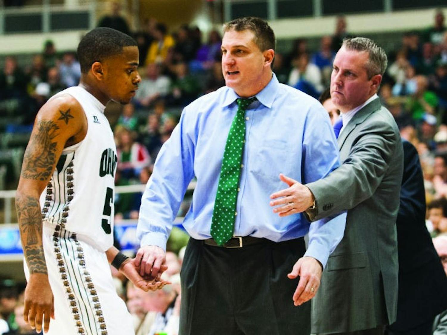 Men's Basketball: Ohio seeks to subdue Kent State's strong senior duo