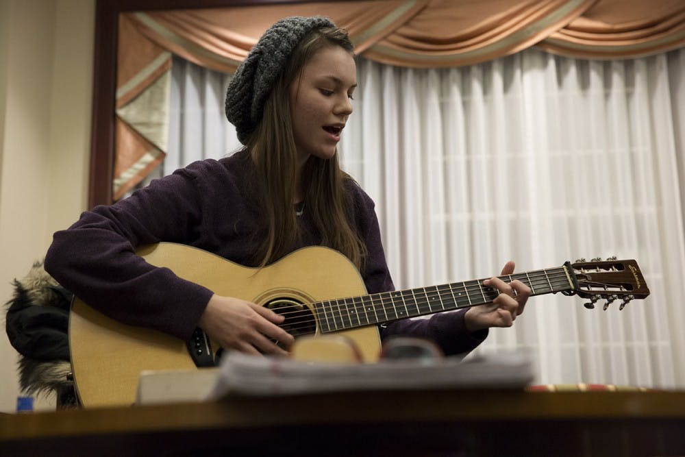 Singer/Songwriter Circle  