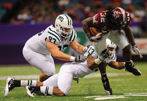 Football: Defensive linemen look to fill seniors' roles  