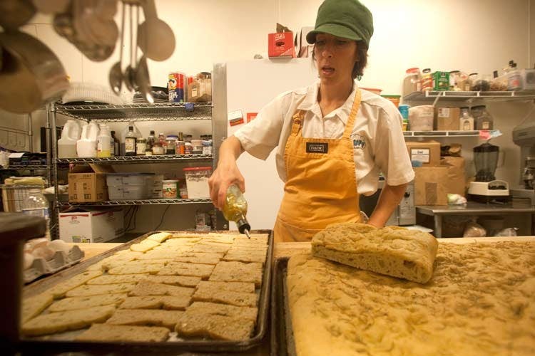 Entrepreneurial alumni make dough with Court Street cooking  