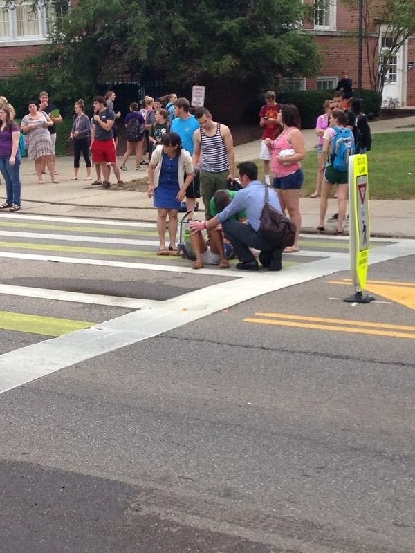 Pedestrian hit by vehicle in Richland Avenue crosswalk  