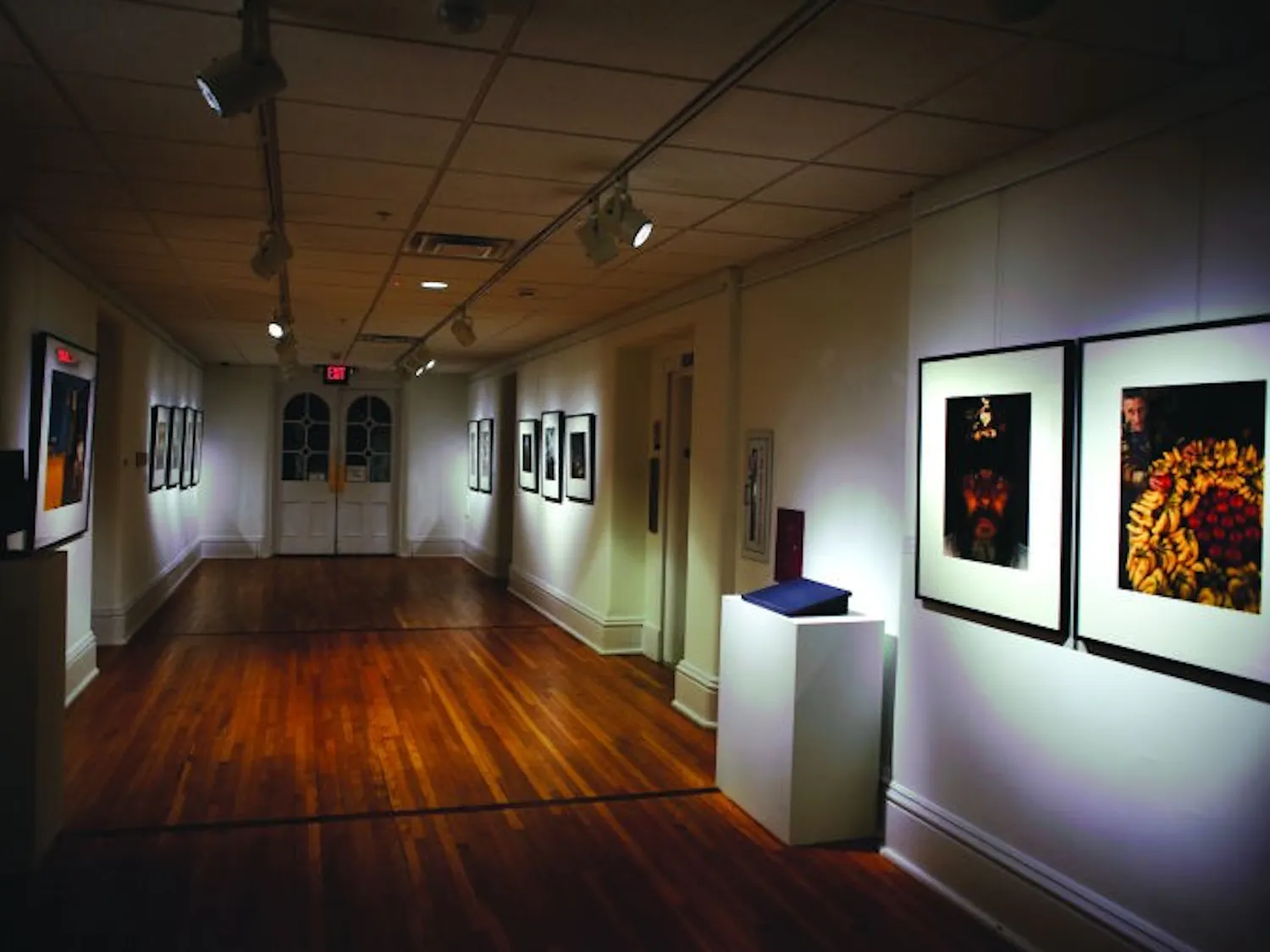 New exhibit reveals people's daily lives