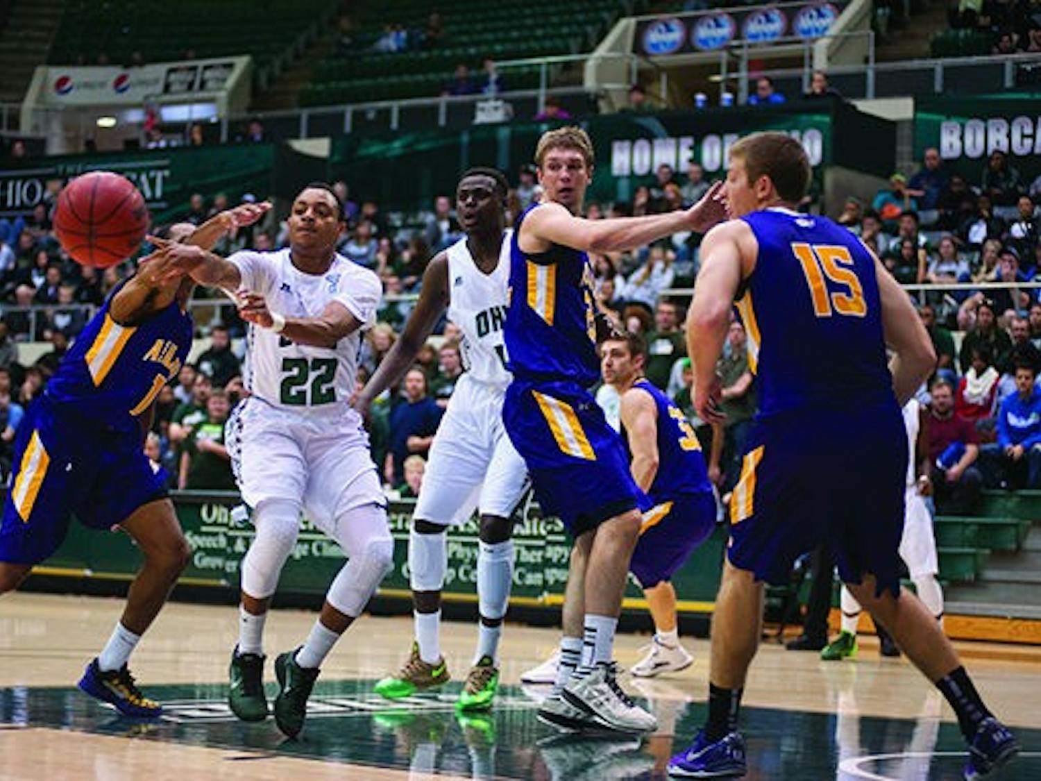 Men's Basketball: Preseason victory sheds light on new era of talent