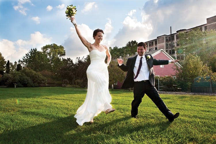 Photo students hitch wedding gigs for cash  