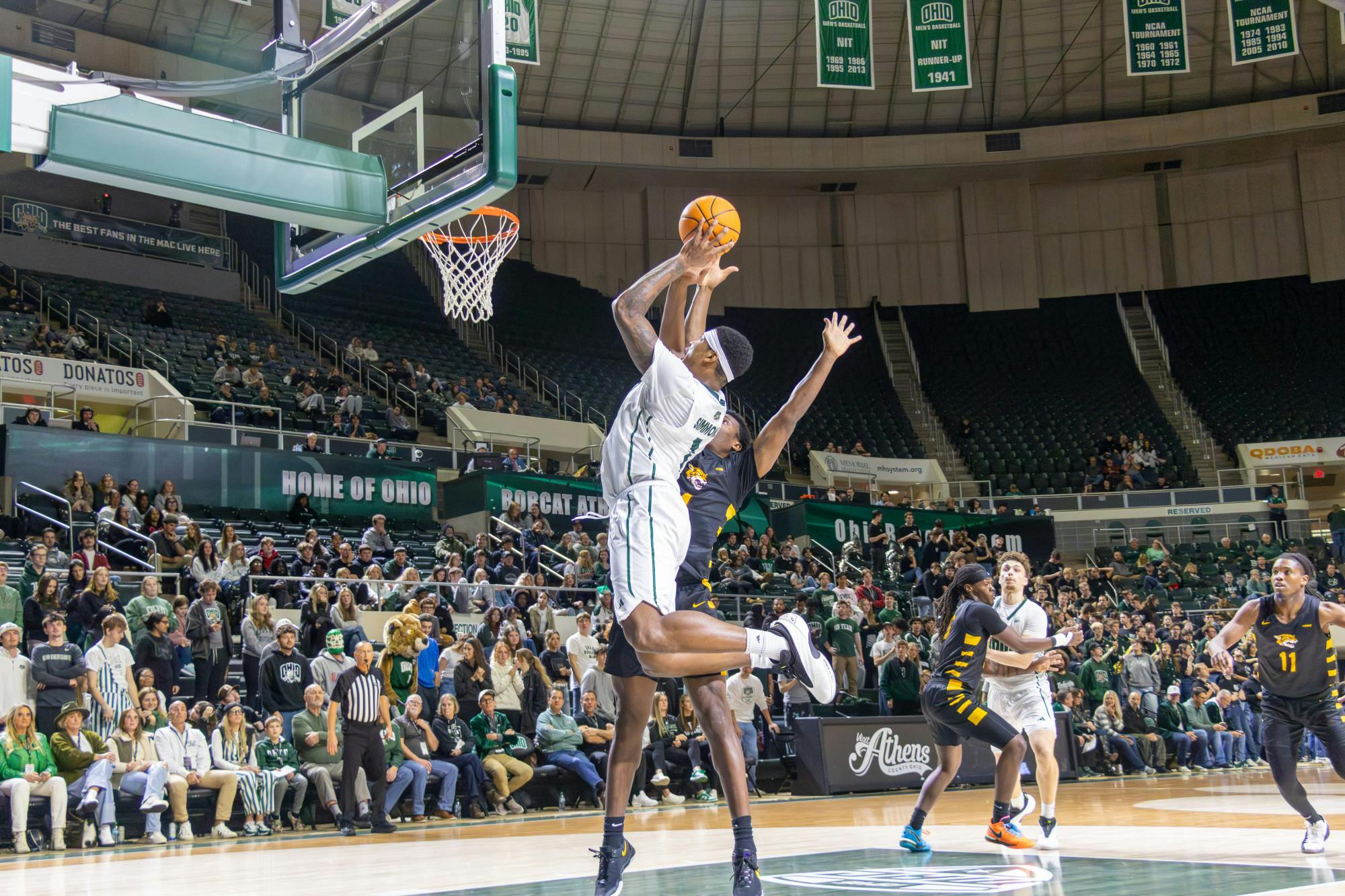 MBB Sidebar vs Maine_Caleb_Smith.jpg