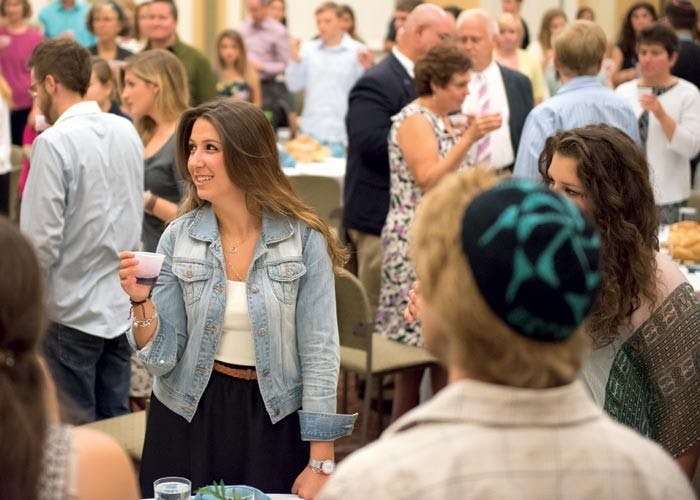 Jewish students ring in new year with Rosh Hashanah  