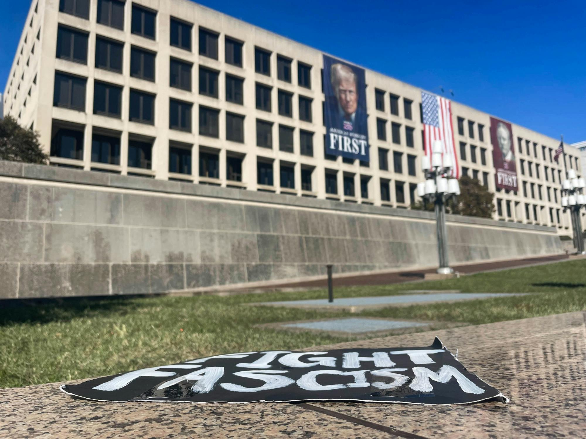 NoKingsProtest_10-18-2025_Elizabeth Talaga 1.jpg