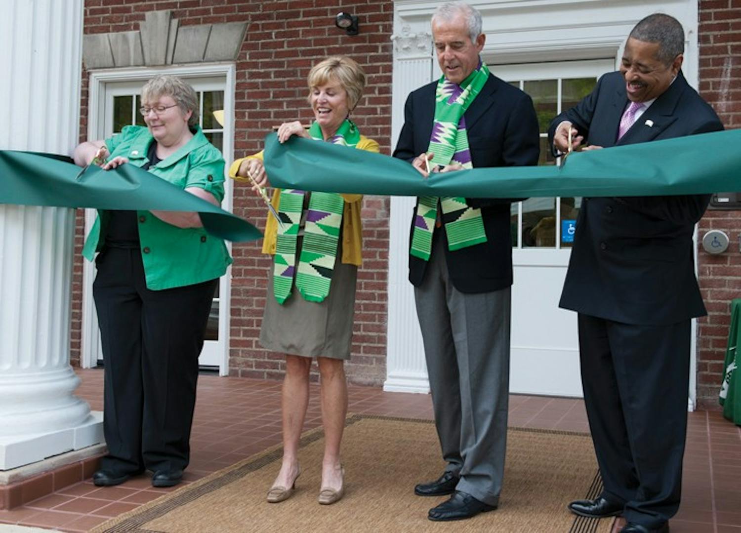 Walters cut ribbon for International Center opening  