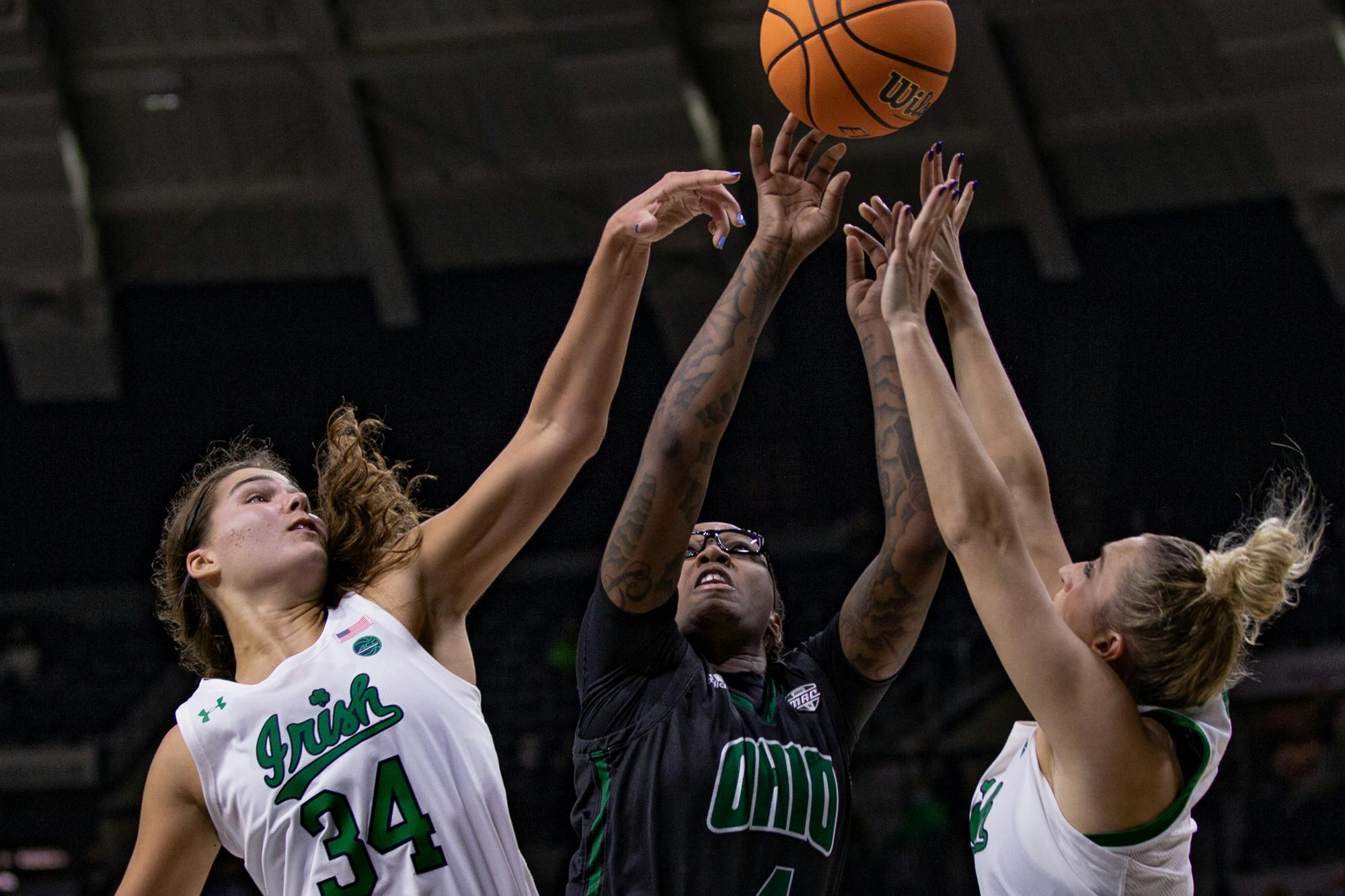 Jarrold-Grapes_WomenBasketball8