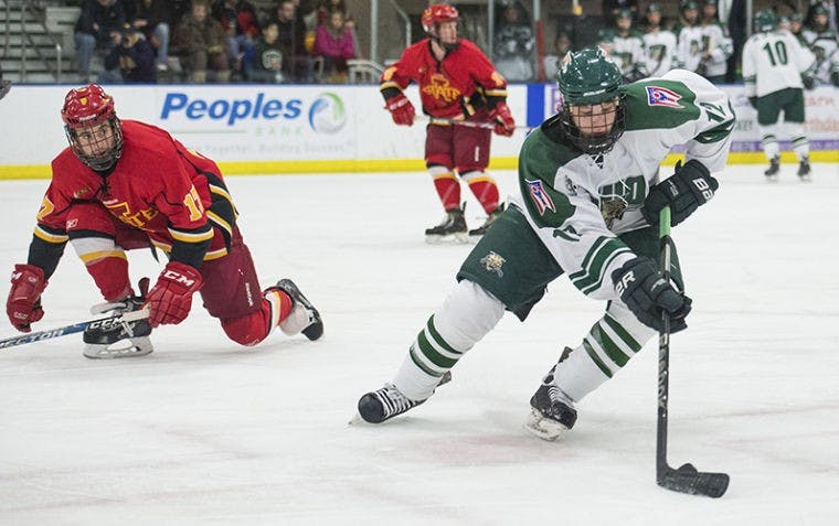 Hockey: 'Cats rise in ranks, face Fighting Illini  