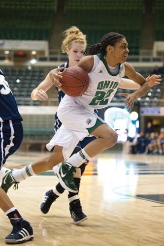 Women's Basketball: Height doesn't pose a problem as senior guard Benson hauls in boards  