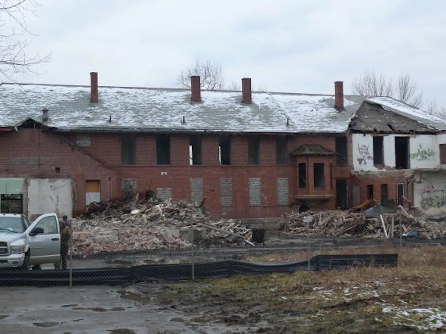 Demolition of Ridges building begins