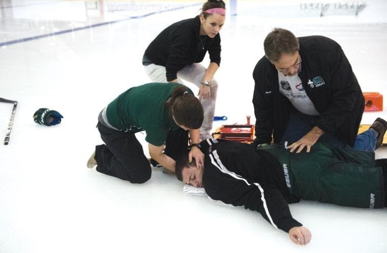 Seminar on Treating Hockey Injuries  