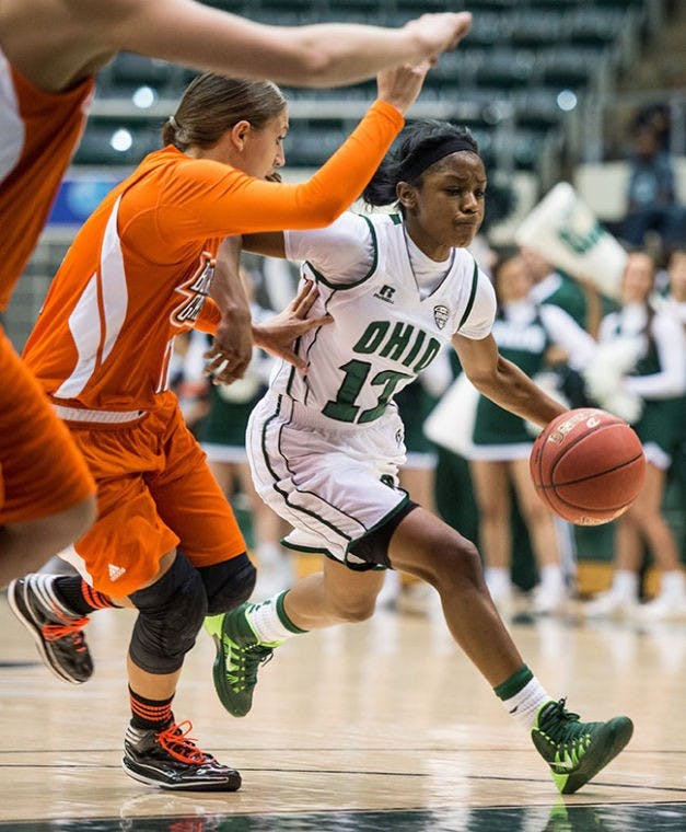 Women's Basketball: 'Cats choke after first half  