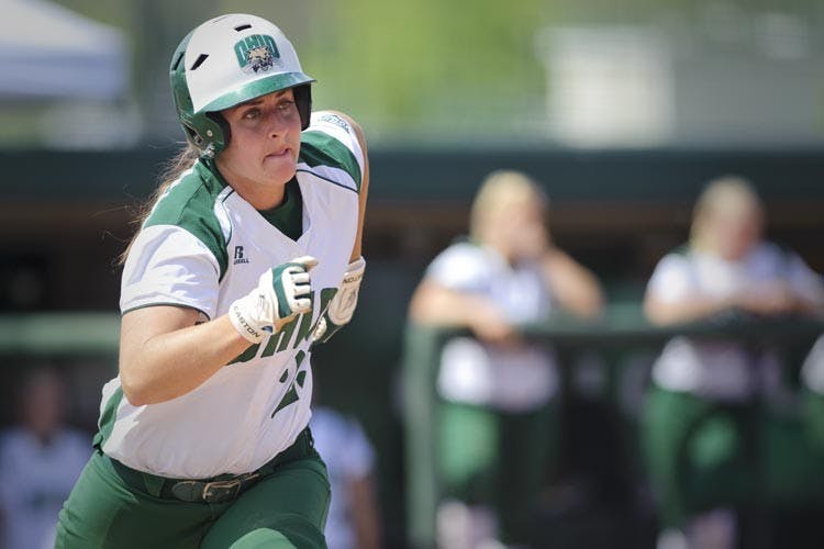 Softball: Inconsistent pitching burdens record-setting team  
