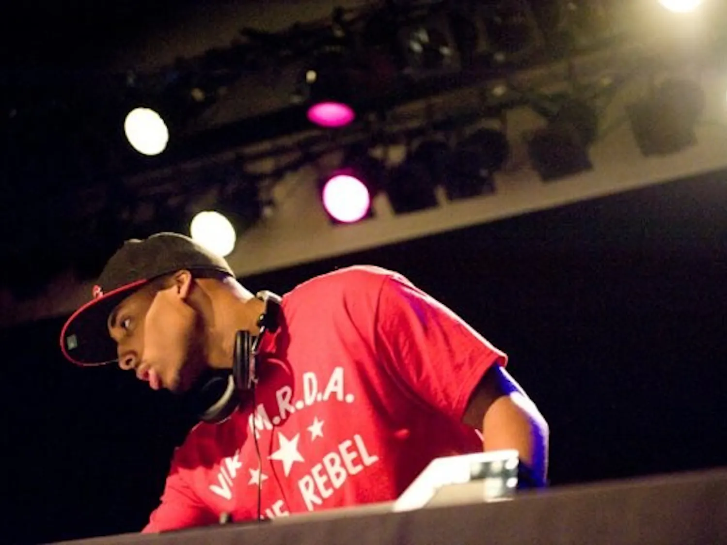 Sibs Weekend: Alumnus continues tradition of treating crowds to top talent