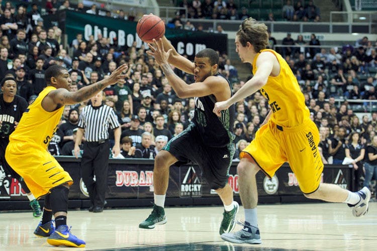 Men's Basketball: Weak defense leads to Ohio loss against Belmont  
