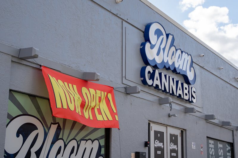 bloom smoke and vape Dispensary opens seventh Ohio location in Athens Resistance:0.5ohm P Coil Dual Flavor Disposable Juul stops sale of